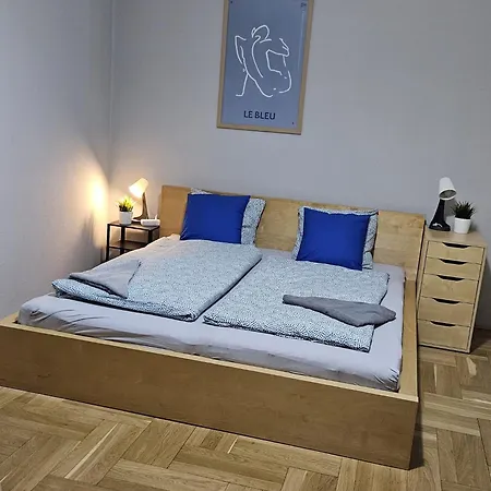 Beautiful On The Joseph Boulevard Hostel *