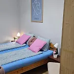 Beautiful On The Joseph Boulevard Hostel *
