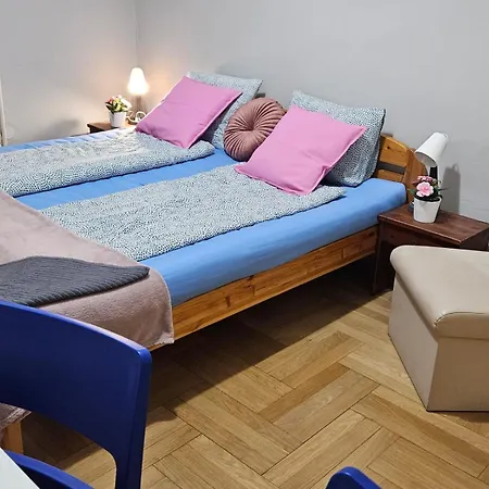 Beautiful On The Joseph Boulevard Hostel *